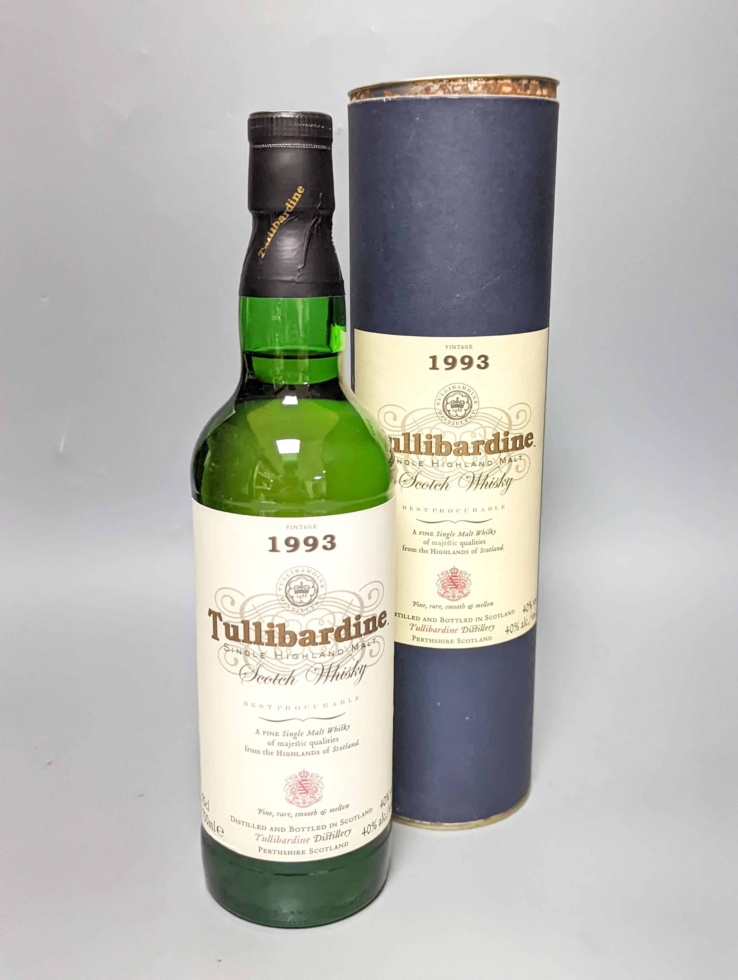 Five assorted bottles of single malt whisky including Talisker 10 year old, Tullibardine Vintage 1993, Glenfiddich 15 year old, Glen Deveron 10 year old and a Glen Ord 12 year old, all boxed.